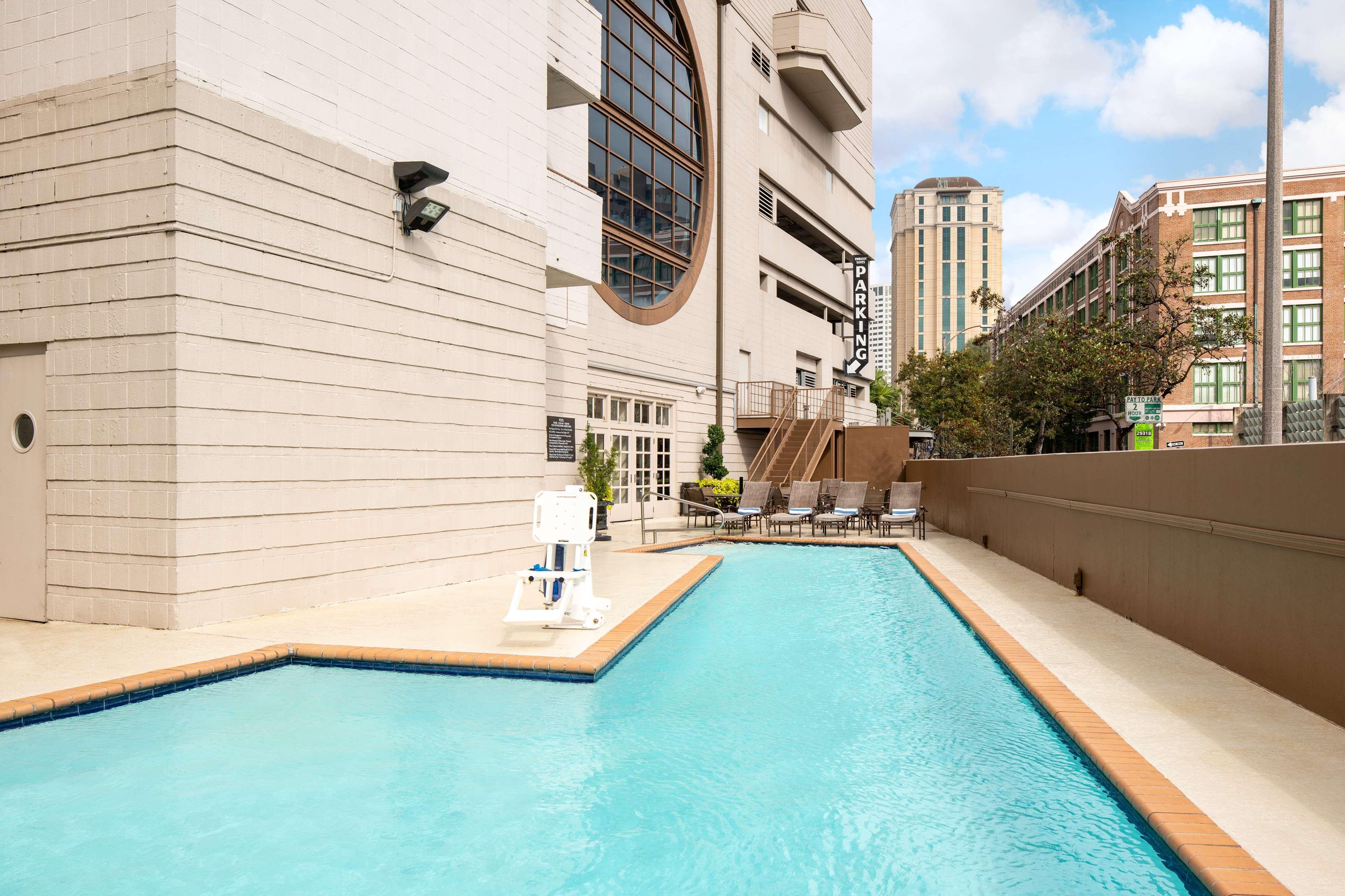 เอ็มบาสซี สวีท บาย ฮิลตัน นิวออร์ลีนส์ Hotel ภายนอก รูปภาพ