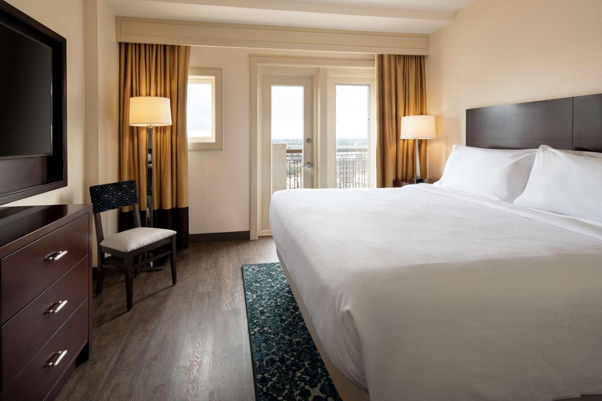 เอ็มบาสซี สวีท บาย ฮิลตัน นิวออร์ลีนส์ Hotel ภายนอก รูปภาพ